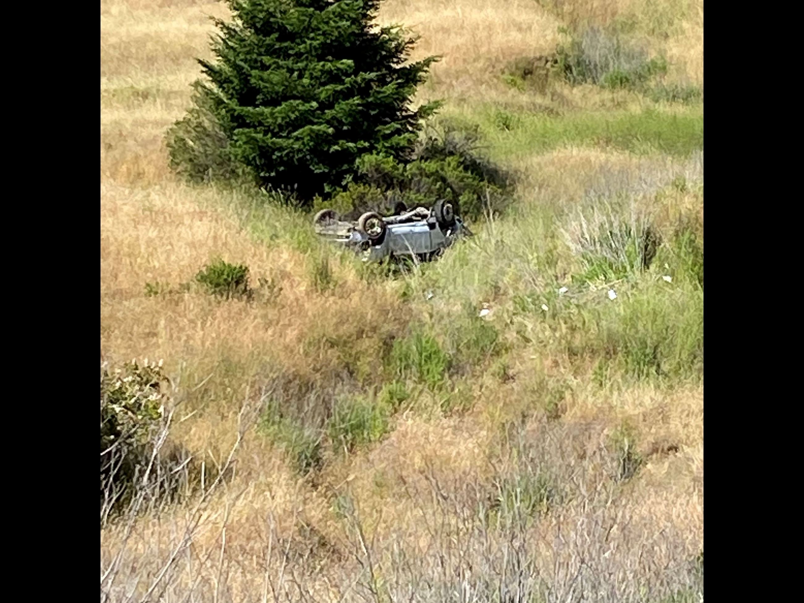 Vehicle Accident on Alderpoint Road 